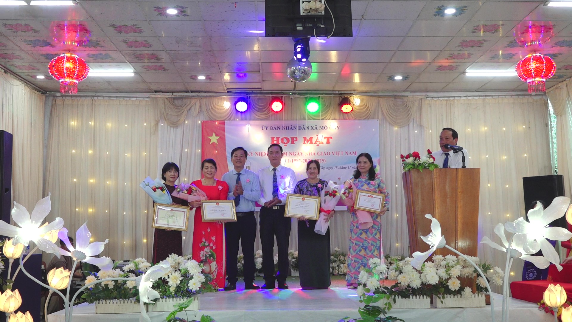 Xã Mỏ Cày tổ chức họp mặt kỷ niệm 43 năm Ngày nhà giáo Việt Nam